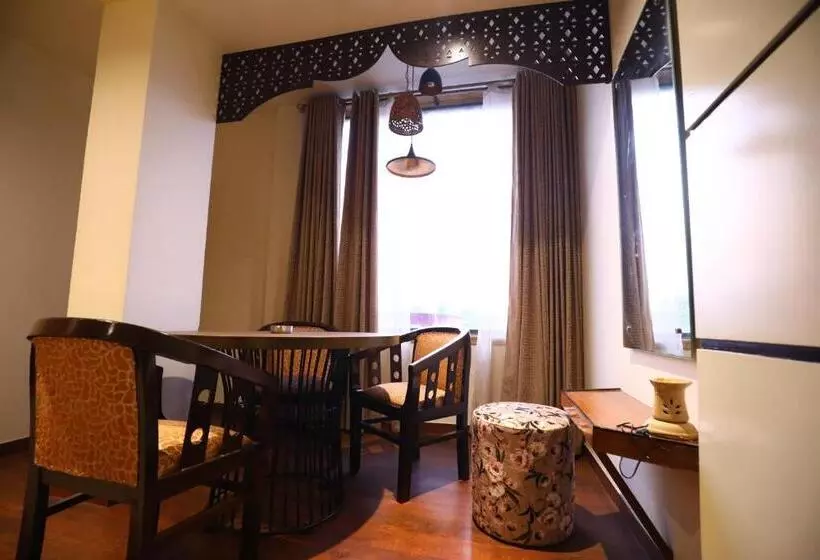 هتل Grand Kailash,kotdwara