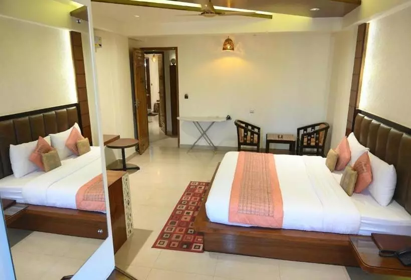 هتل Grand Kailash,kotdwara