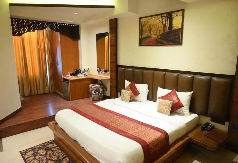 هتل Grand Kailash,kotdwara