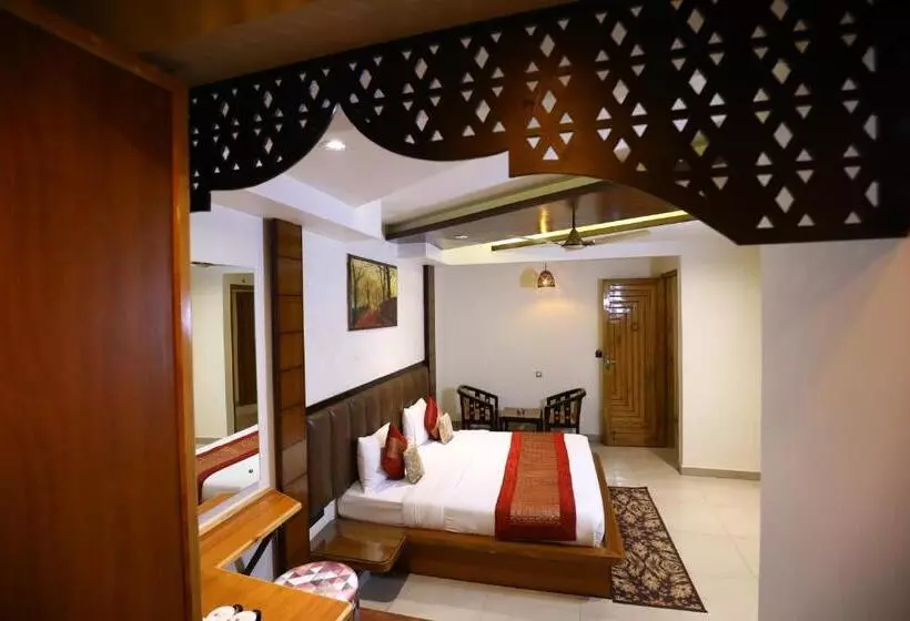 هتل Grand Kailash,kotdwara