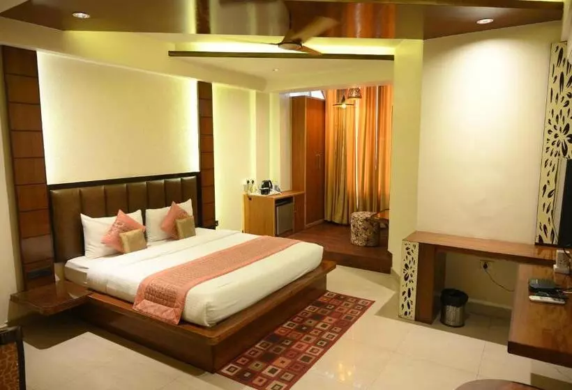 هتل Grand Kailash,kotdwara