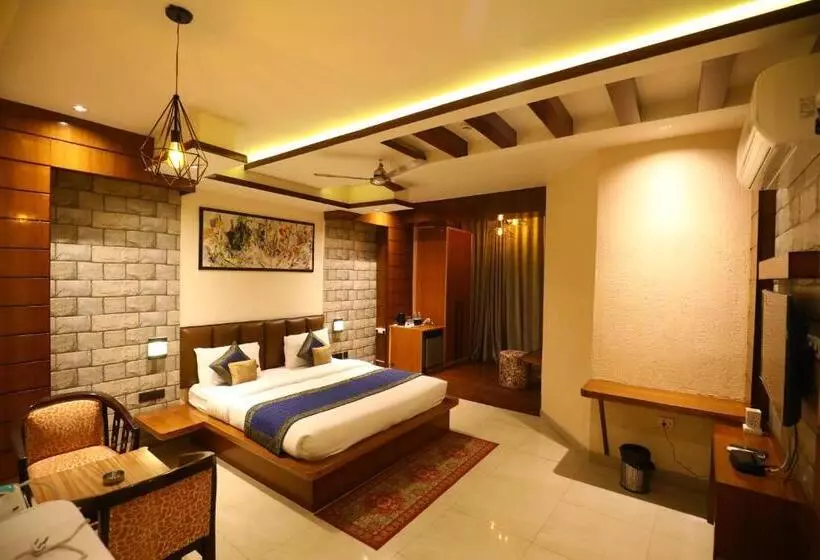 هتل Grand Kailash,kotdwara
