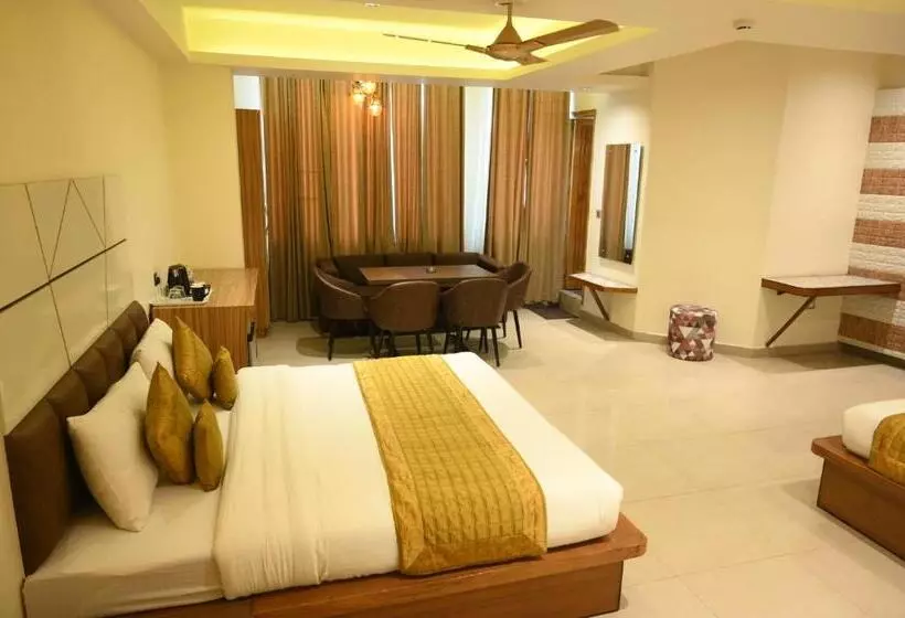 هتل Grand Kailash,kotdwara