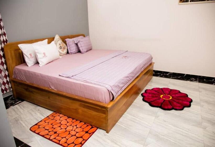 בית מלון כפרי Kikis Court Resort