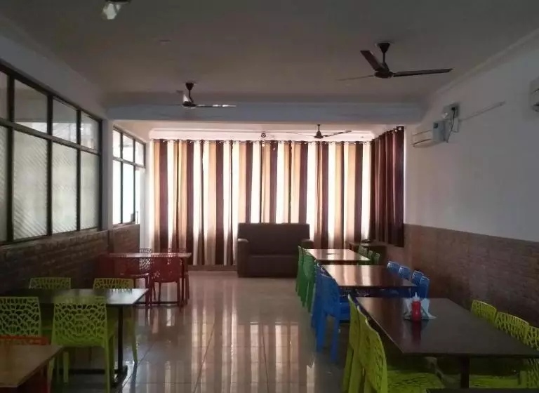 Hotel Krishna Hansraj