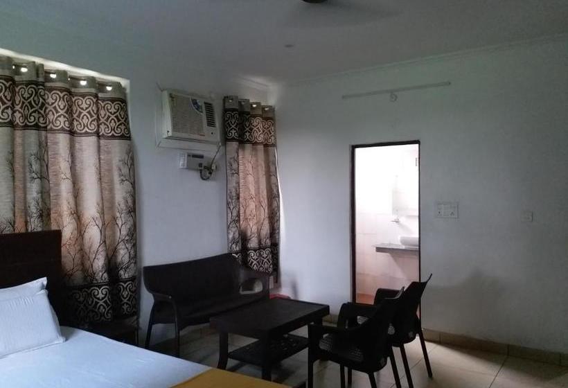 Hotel Krishna Hansraj