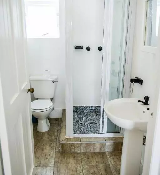 Hotelli Silver Spray Beach Accommodation