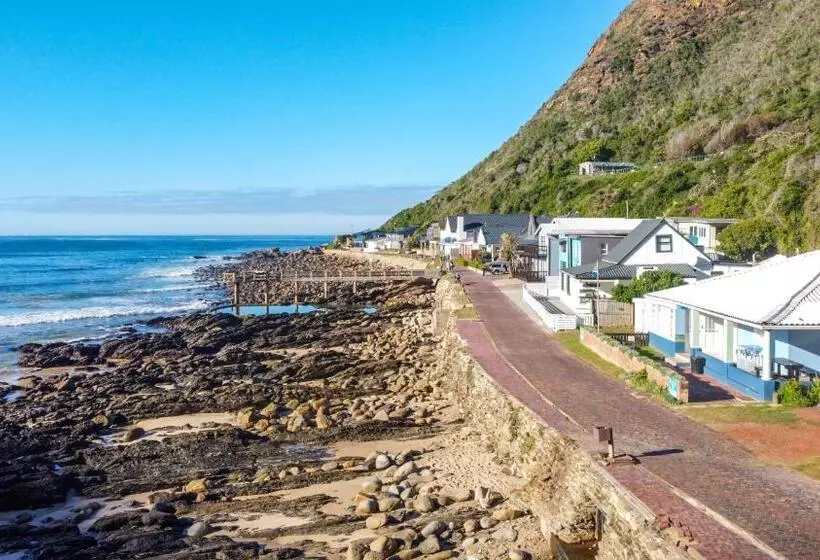 Hotelli Silver Spray Beach Accommodation