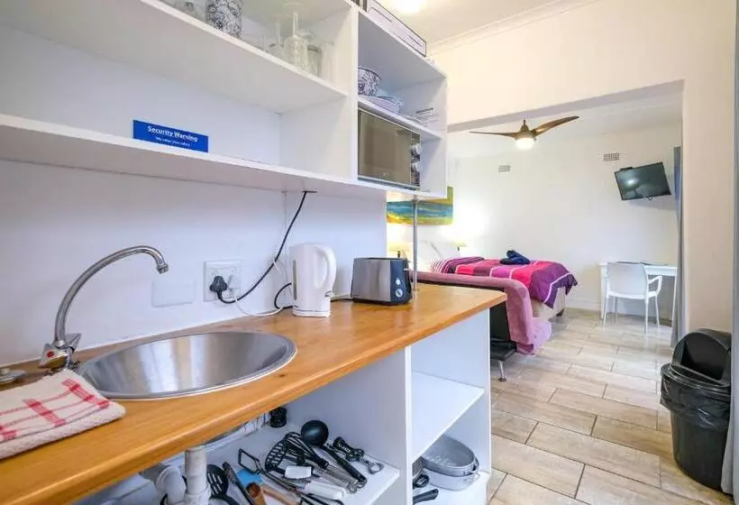 Hotelli Silver Spray Beach Accommodation