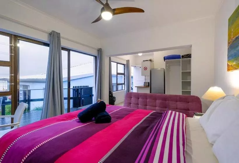 Hotelli Silver Spray Beach Accommodation
