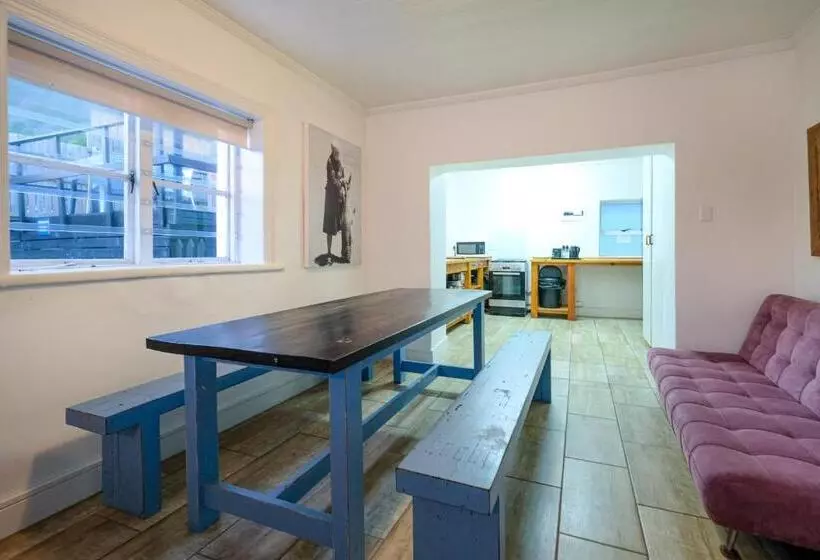 Hotelli Silver Spray Beach Accommodation