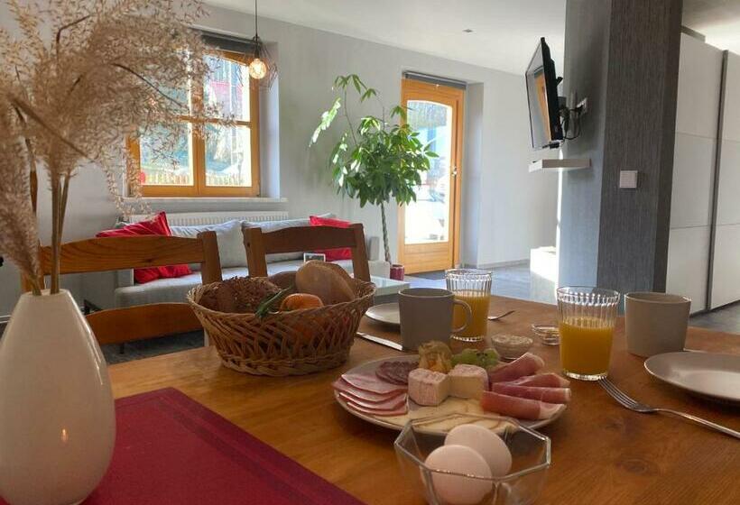 Moderne Pension Vonbartsch Mit Ladestation In Der Sächsischen Schweiz