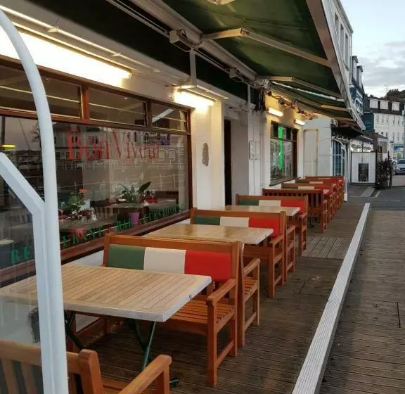 ペンション Bon Viveur Guest House