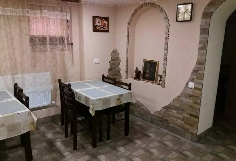 Majatalo Guest House Zhanna