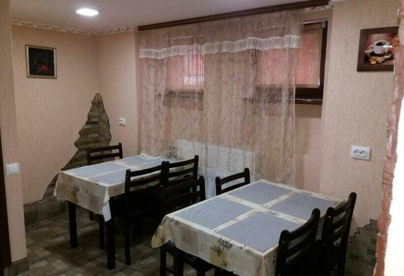 ペンション Guest House Zhanna