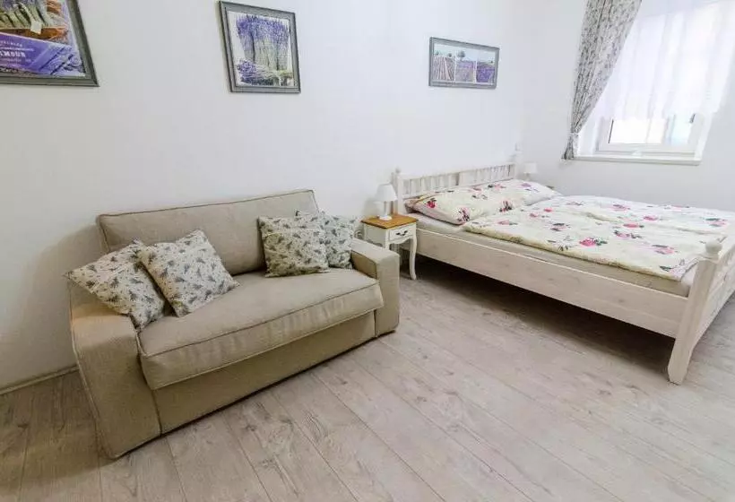 Majatalo Guesthouse Sam