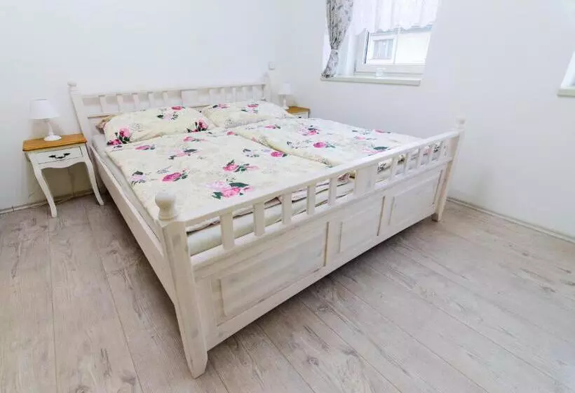 Majatalo Guesthouse Sam