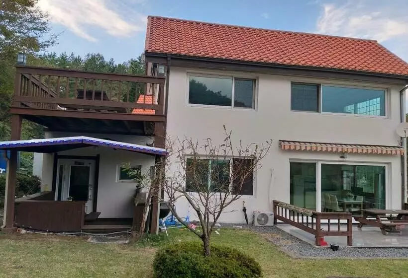 Majatalo Namhea German Village Beethoven House