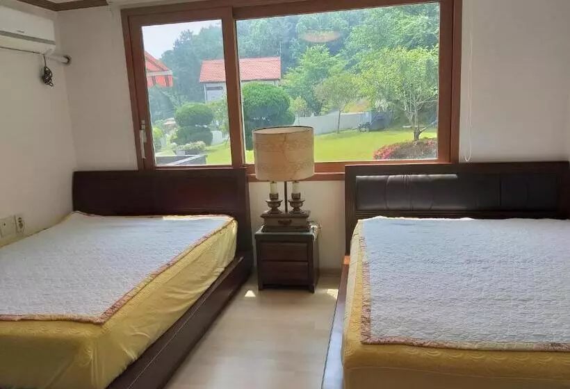 Majatalo Namhea German Village Beethoven House