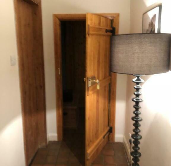 Pensão Over The Bridge Guest House