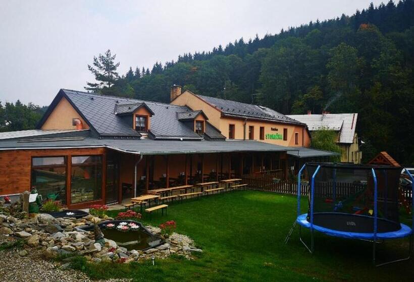 بنسيون Wellness Penzion Stonozka