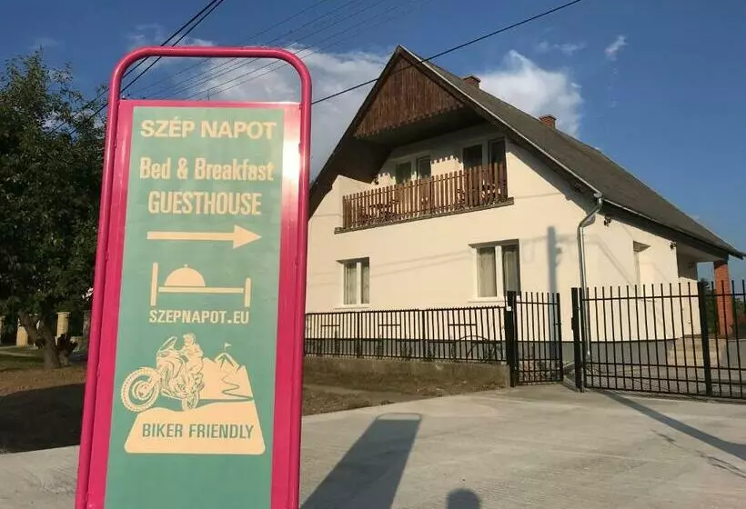 ペンション Szép Napot Vendégház