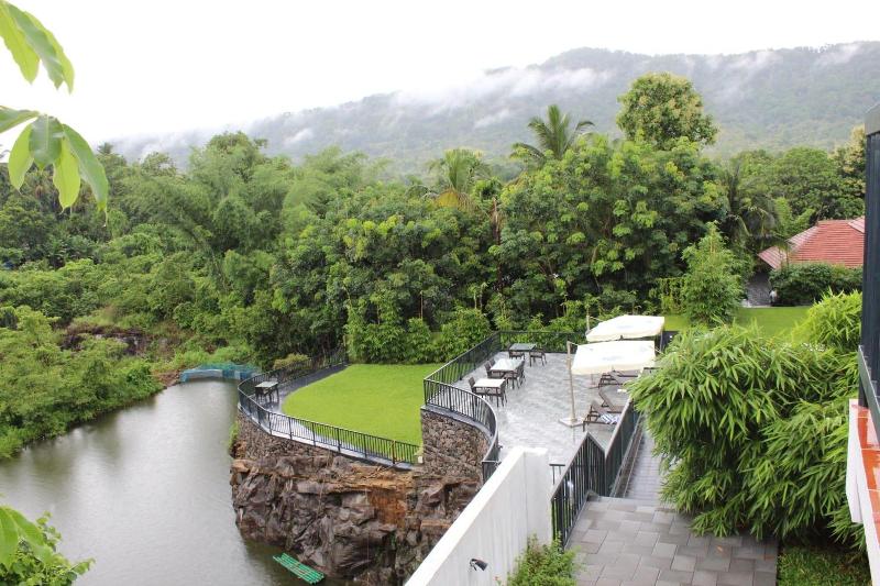 Kurort  Athirapally Green Trees
