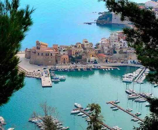 تختخواب و صبحانه In Sicilia Da Ciro