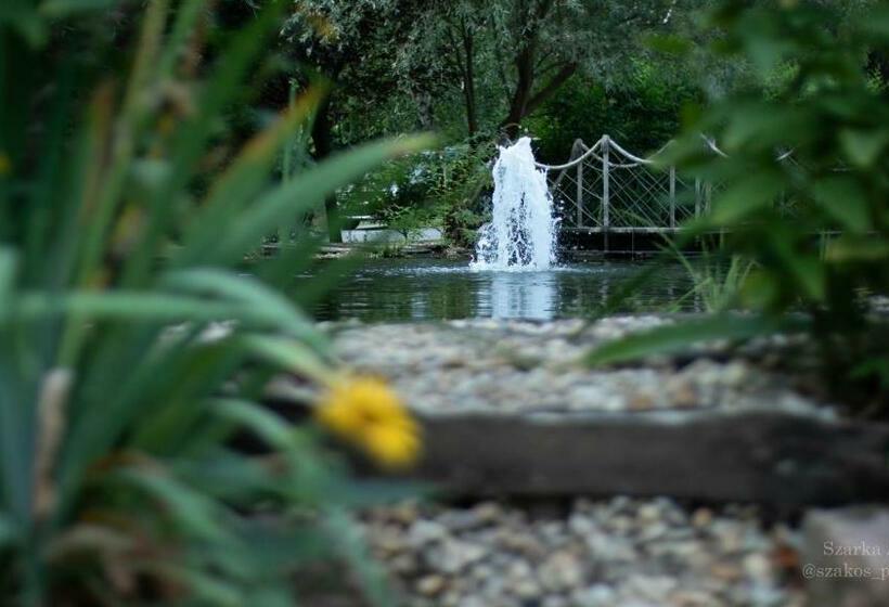 צימר Pollushof Panzió és étterem
