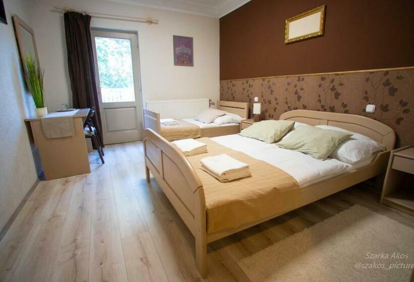 צימר Pollushof Panzió és étterem