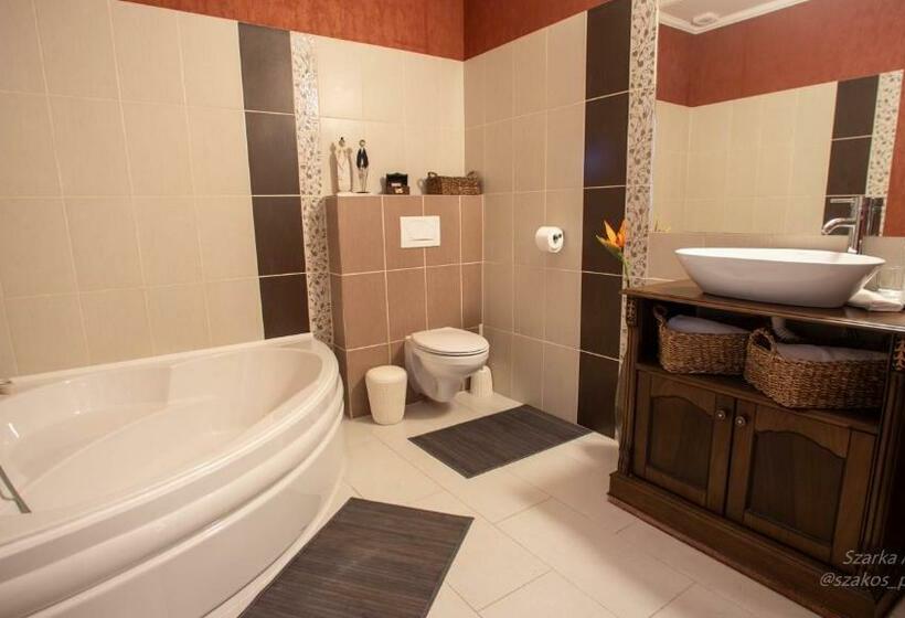 צימר Pollushof Panzió és étterem