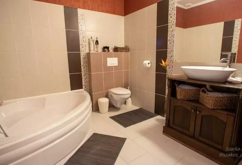 ベッドアンドブレックファースト Pollushof Panzió és étterem