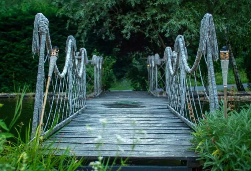 ベッドアンドブレックファースト Pollushof Panzió és étterem
