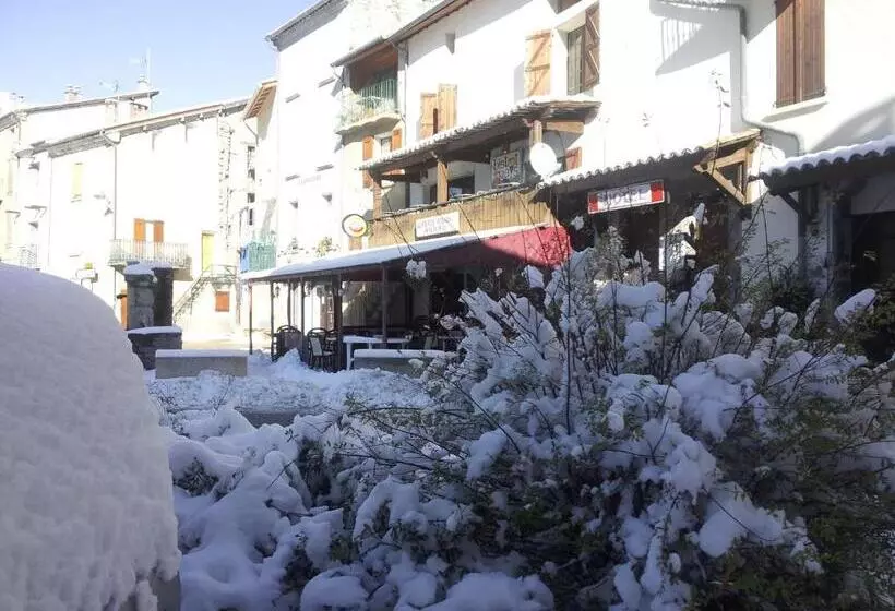 Hotelli Auberge Roman