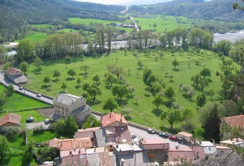 Hotelli Auberge Roman