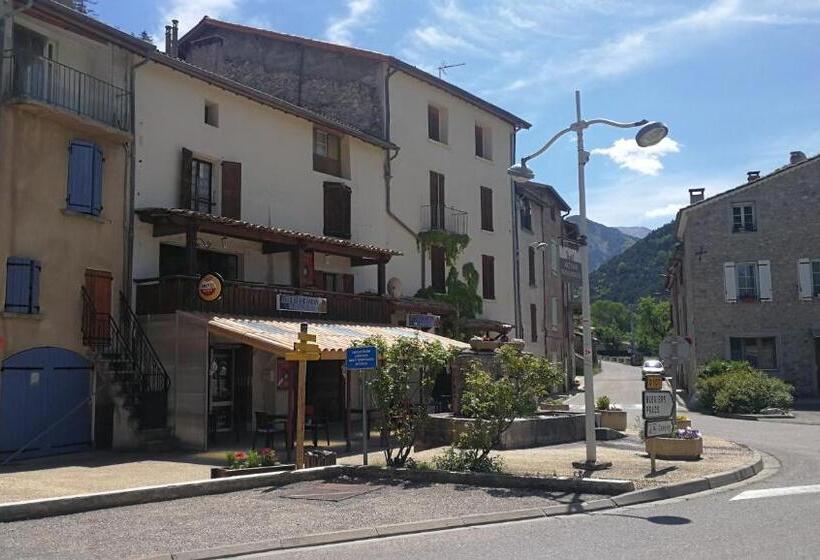 Отель Auberge Roman