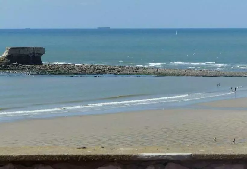 ホテル Brasserie Michel / Cesar