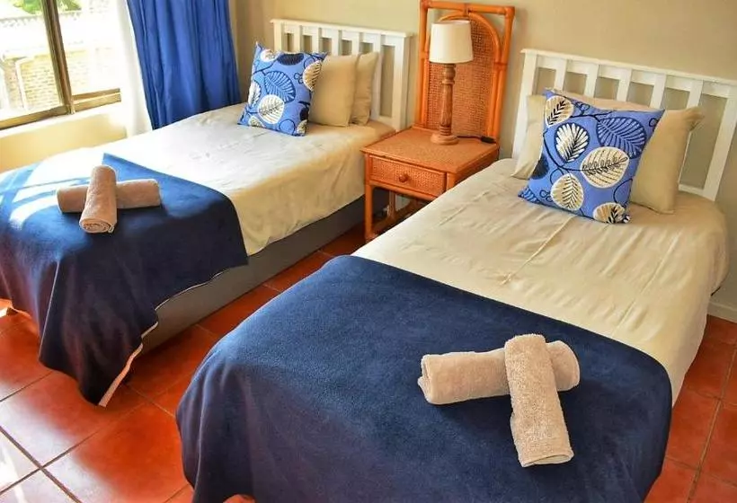 Hotelli Mitford Self Catering Apartments In Morgan Bay