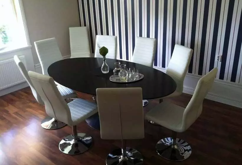 Mellanfjardens Pensionat