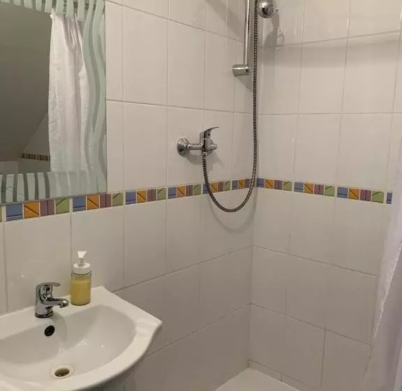 モーテル Pension Sara