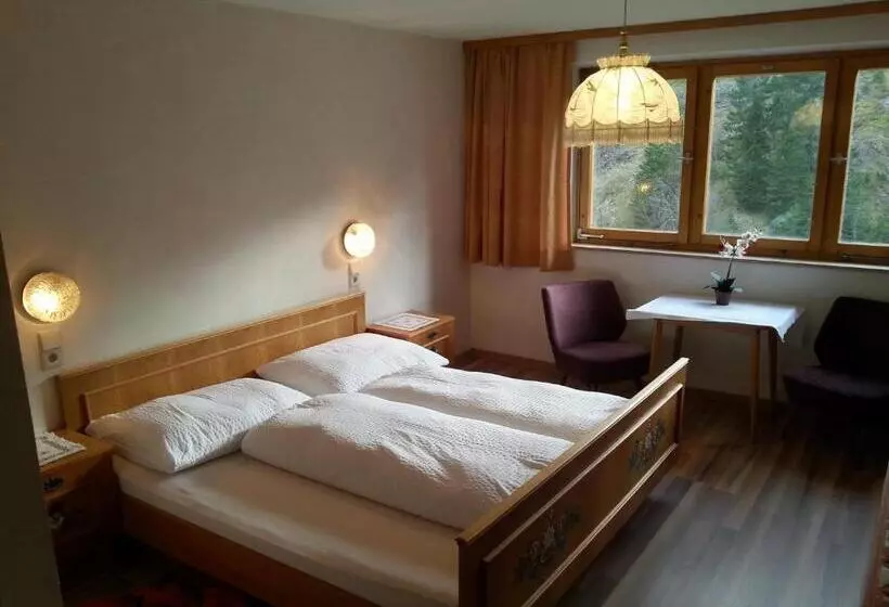 ペンション Gasthof Bergheimat