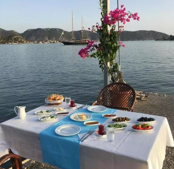 Majatalo Kekova Theimussa