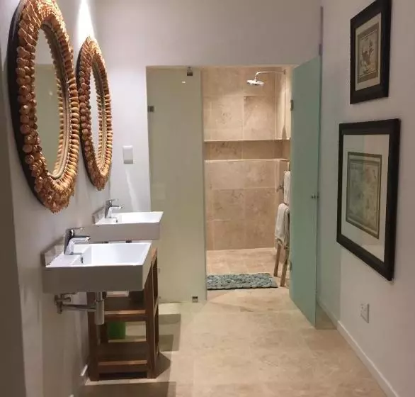 Majatalo Nakai Beach Homestay