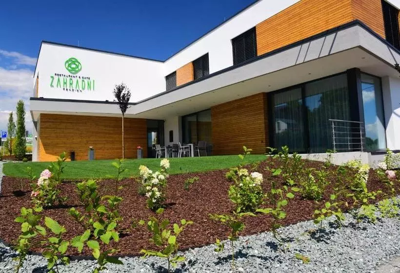 Majatalo Penzion Zahradní