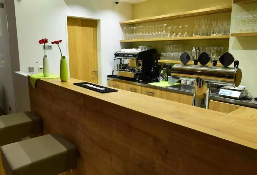 Majatalo Penzion Zahradní