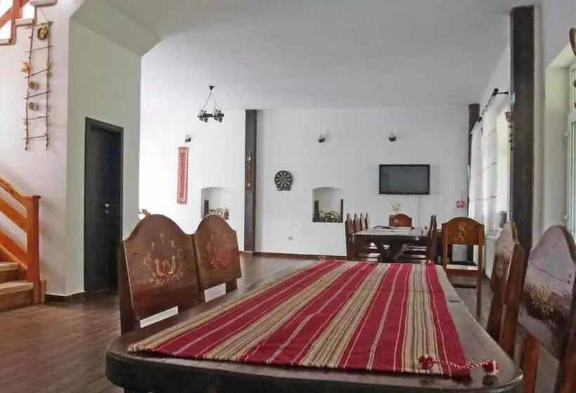 Majatalo Sura Pietrei Craiului