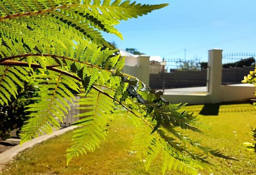 ペンション The Hut