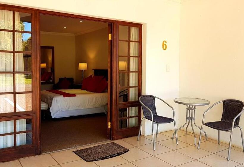 ペンション The Hut