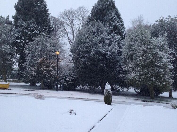 Ford Village Bed & Breakfast