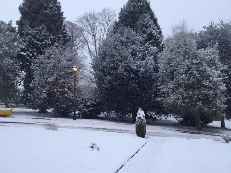 Ford Village Bed & Breakfast